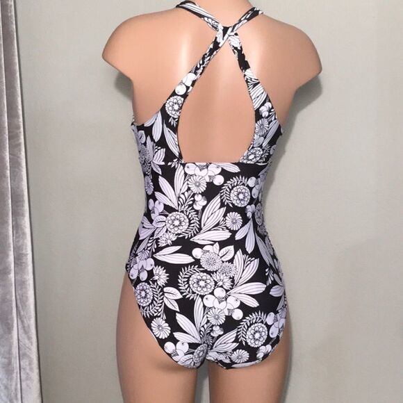 La Blanca floral swimsuit.  NWOT - Picture 2 of 6